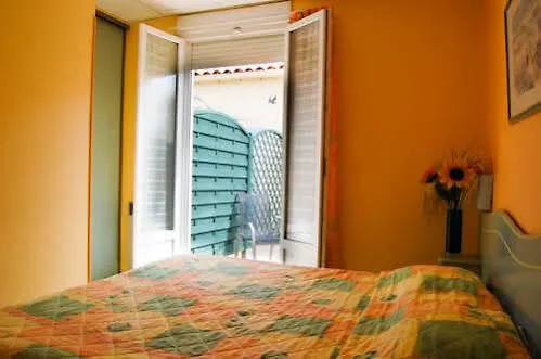 סן-מארי-דה-לה-מאר Hotel Camille 2*,