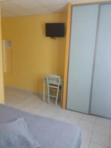 סן-מארי-דה-לה-מאר Hotel Camille 2*,  צרפת